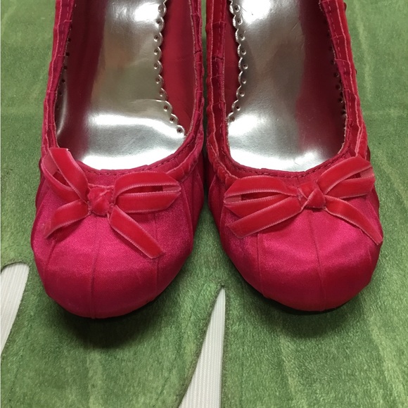 Pulse New Darling Hot Pink Color Heels - Picture 3 of 9